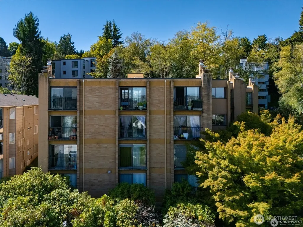 3710 25th Place W Seattle WA 98199