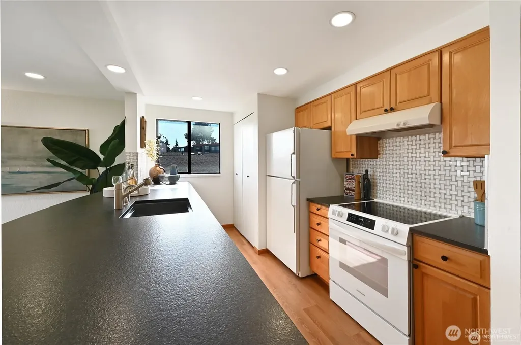 3710 25th Place W Seattle WA 98199
