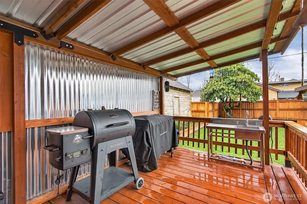 1210 8th Avenue Longview WA 98632