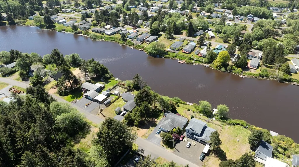 743 Copalis Avenue NE Ocean Shores WA 98569
