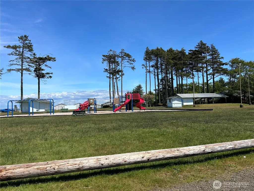 743 Copalis Avenue NE Ocean Shores WA 98569