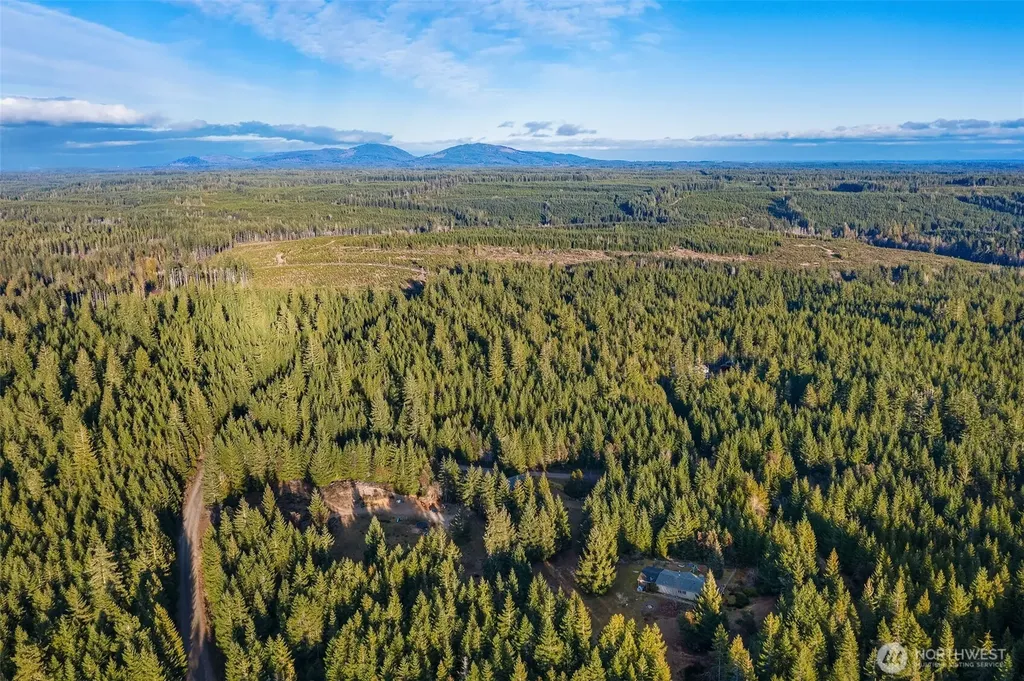 23611 W Ludvick Lake Drive Seabeck WA 98380