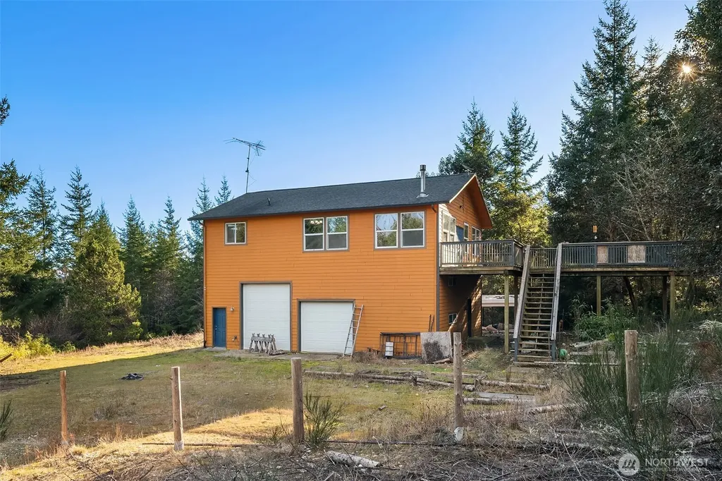 23611 W Ludvick Lake Drive Seabeck WA 98380