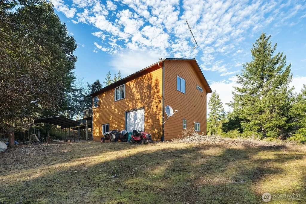 23611 W Ludvick Lake Drive Seabeck WA 98380