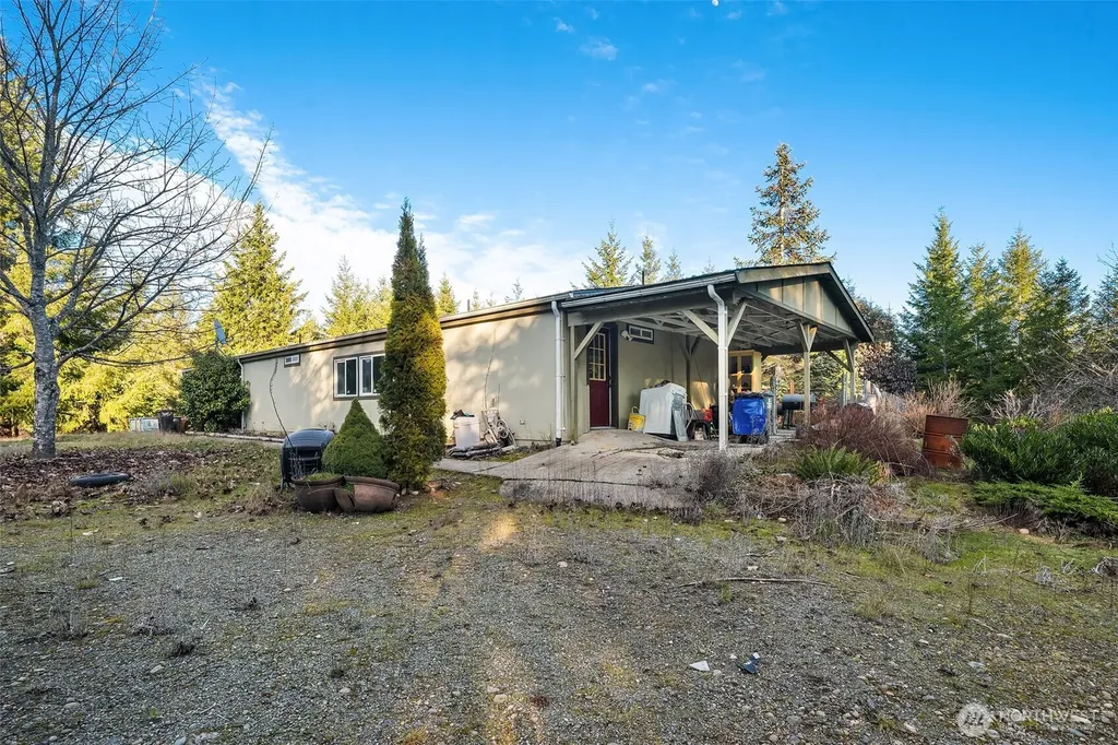 23611 W Ludvick Lake Drive Seabeck WA 98380