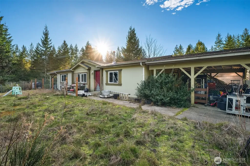 23611 W Ludvick Lake Drive Seabeck WA 98380