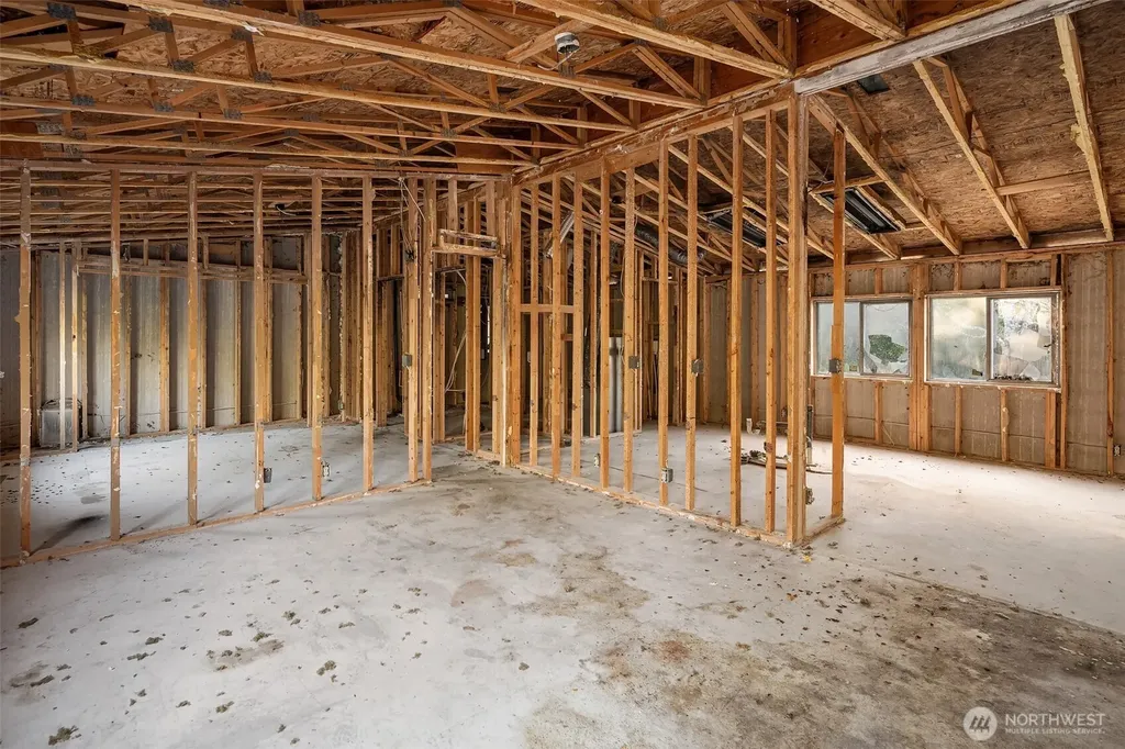 23611 W Ludvick Lake Drive Seabeck WA 98380