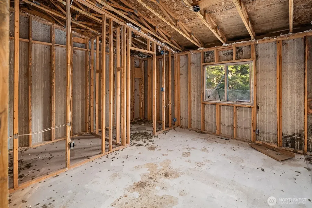 23611 W Ludvick Lake Drive Seabeck WA 98380