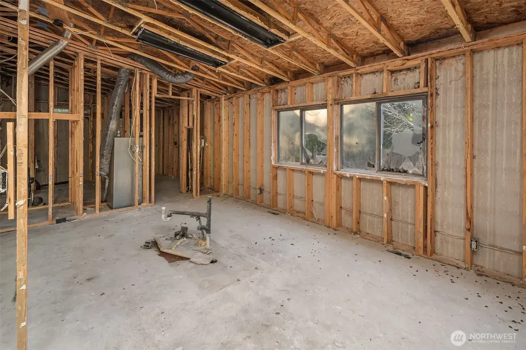 23611 W Ludvick Lake Drive Seabeck WA 98380