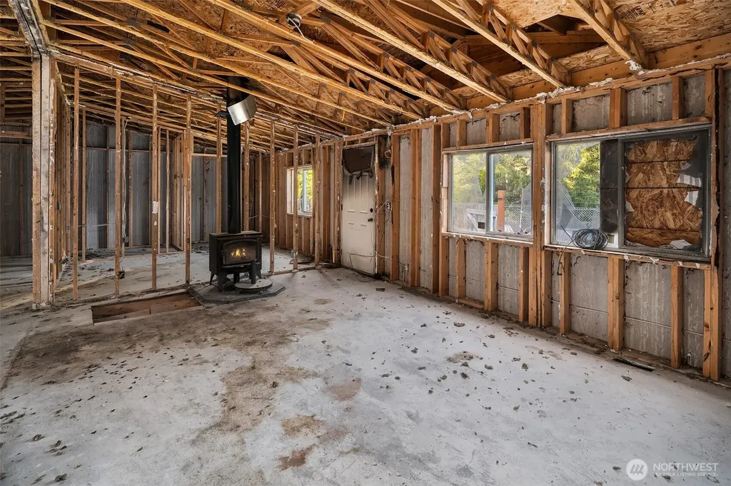 23611 W Ludvick Lake Drive Seabeck WA 98380