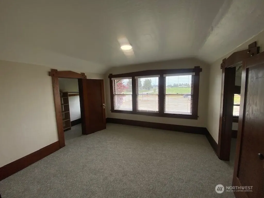 790 E Badger Road Lynden WA 98264