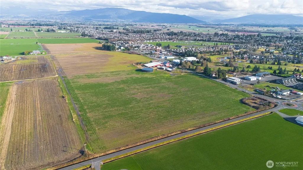 790 E Badger Road Lynden WA 98264