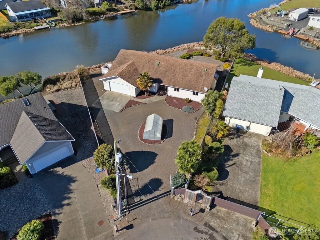 643 Quinault Avenue SE Ocean Shores WA 98569