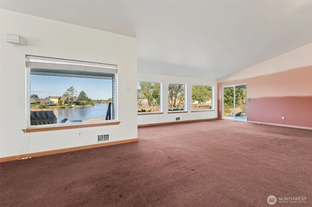 643 Quinault Avenue SE Ocean Shores WA 98569