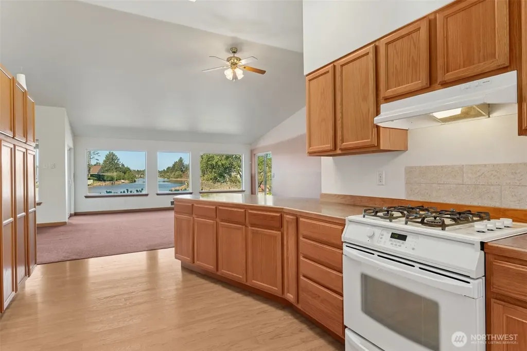 643 Quinault Avenue SE Ocean Shores WA 98569