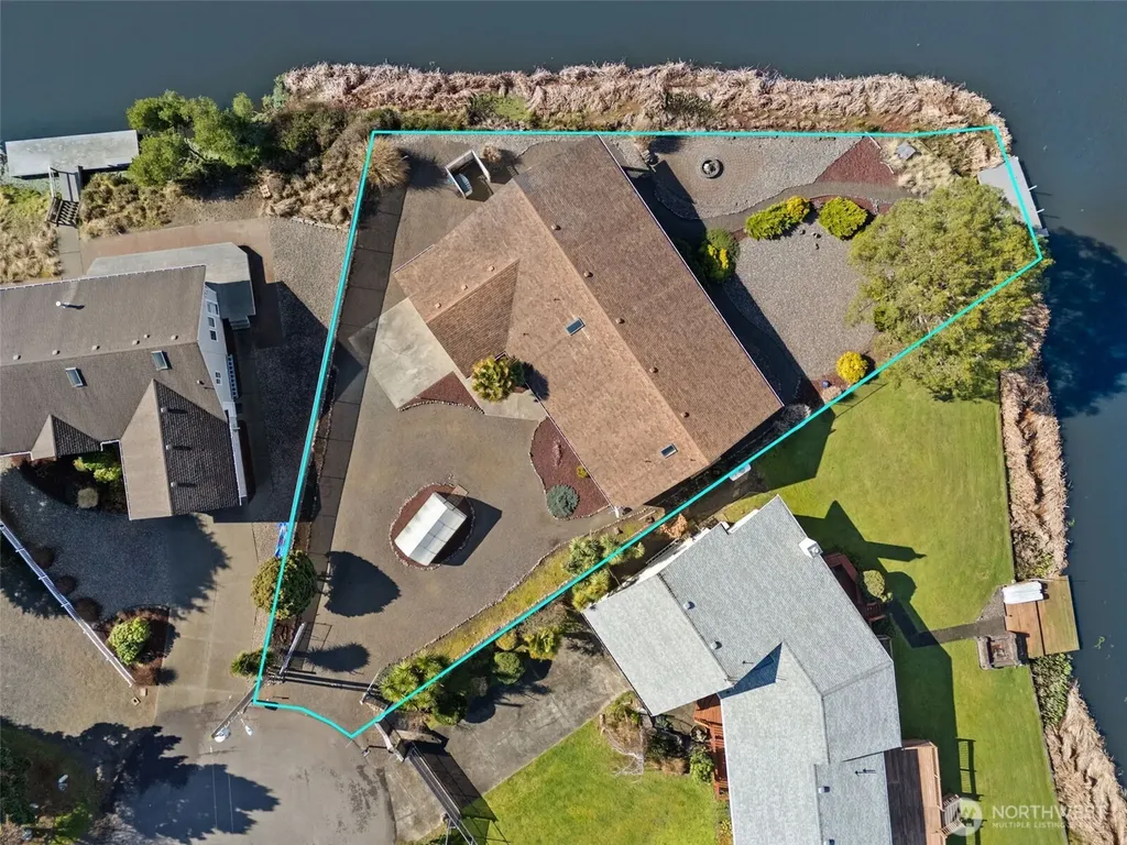 643 Quinault Avenue SE Ocean Shores WA 98569