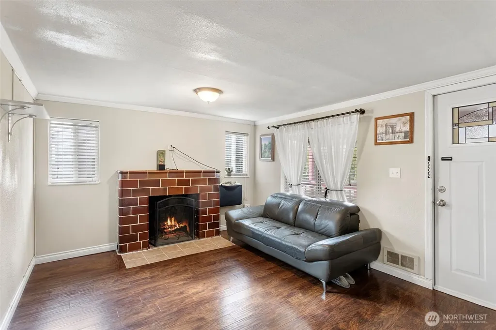 14118 37th Avenue S Tukwila WA 98168