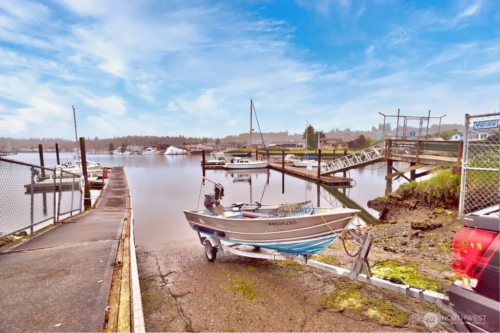 37971 Brant Road NE Hansville WA 98340