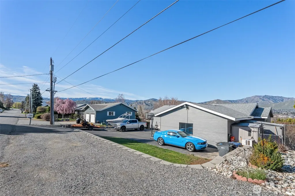 1716 N Anne Avenue East Wenatchee WA 98802