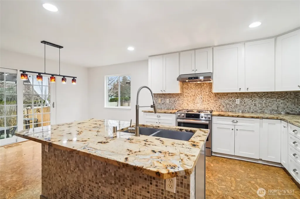 23918 SE 5th Street Sammamish WA 98074