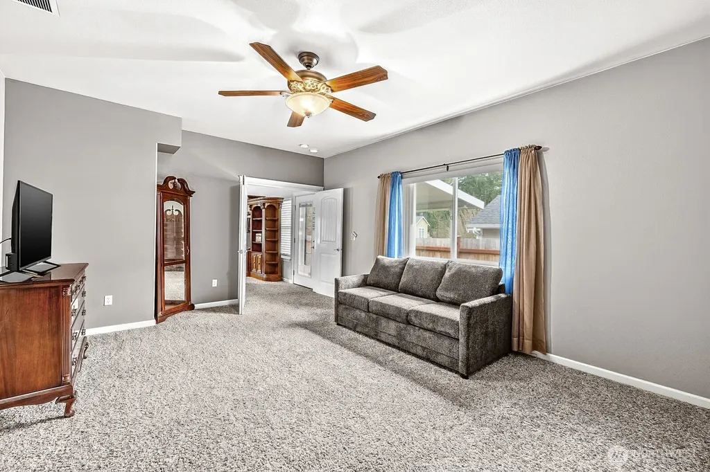 4216 17th Way NE Olympia WA 98516
