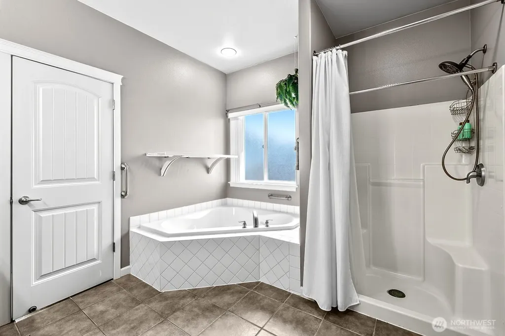 4216 17th Way NE Olympia WA 98516