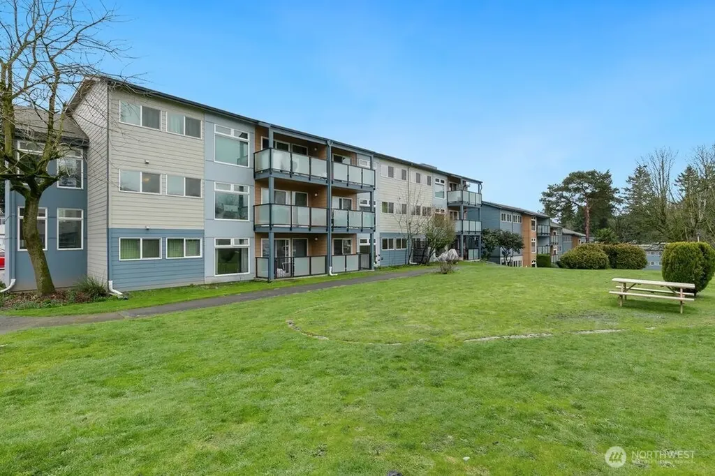 15146 65th Avenue S Tukwila WA 98188