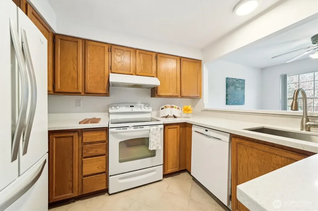 5813 S 238th Court Kent WA 98032