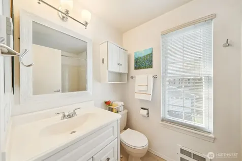 5813 S 238th Court Kent WA 98032