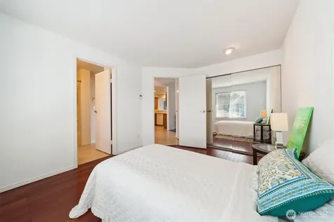 5813 S 238th Court Kent WA 98032