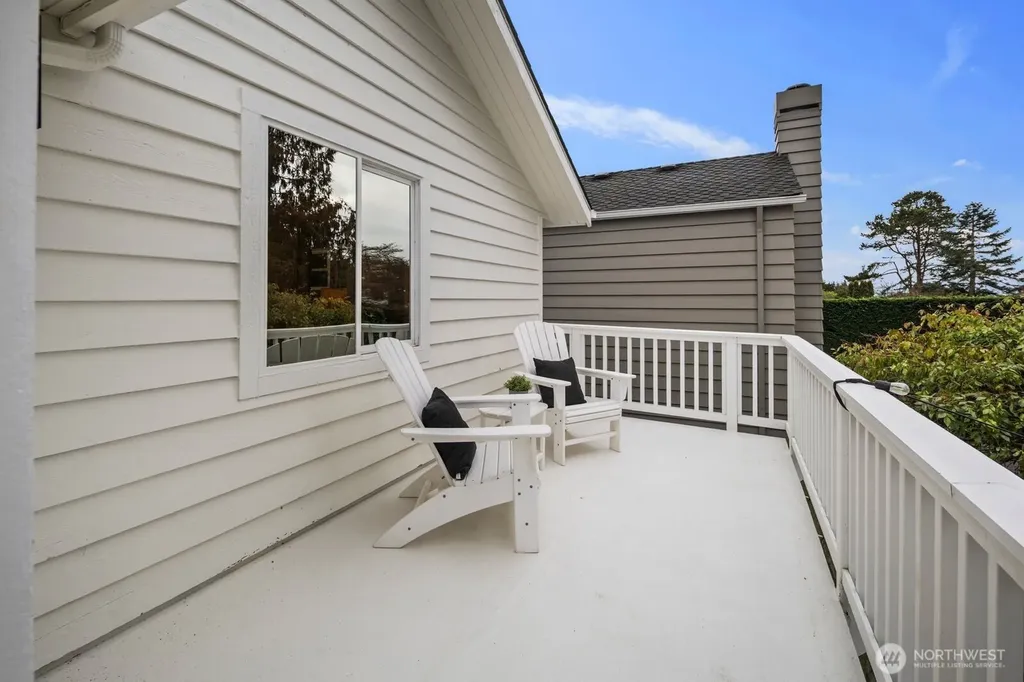 2647 39th Avenue W Seattle WA 98199