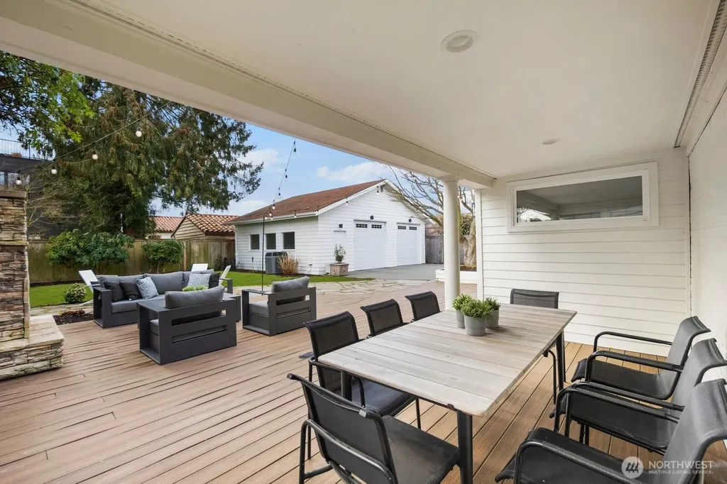 2647 39th Avenue W Seattle WA 98199