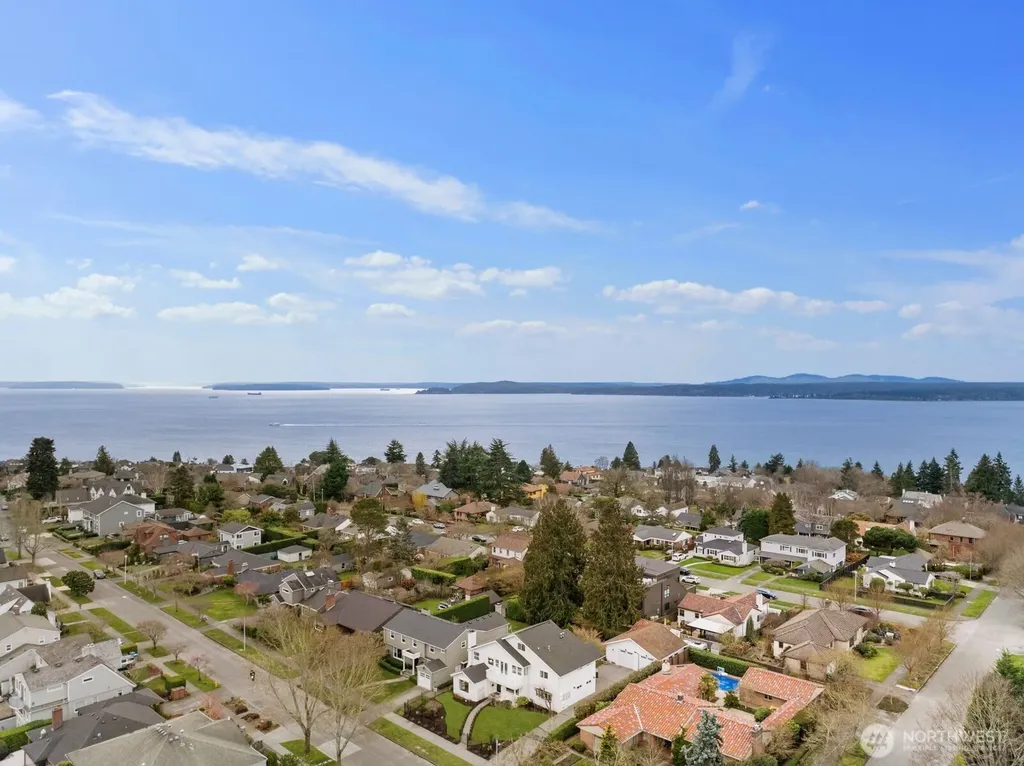 2647 39th Avenue W Seattle WA 98199