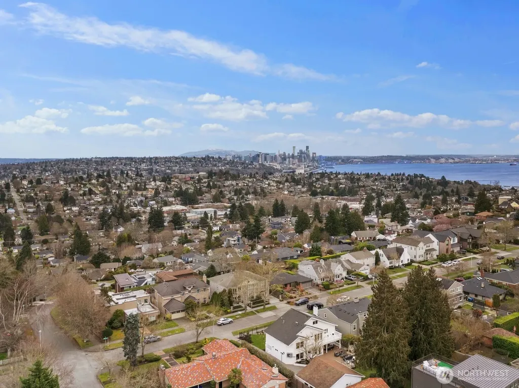 2647 39th Avenue W Seattle WA 98199