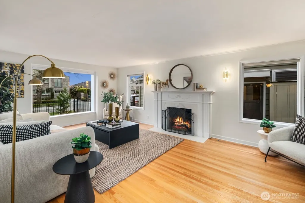 2647 39th Avenue W Seattle WA 98199