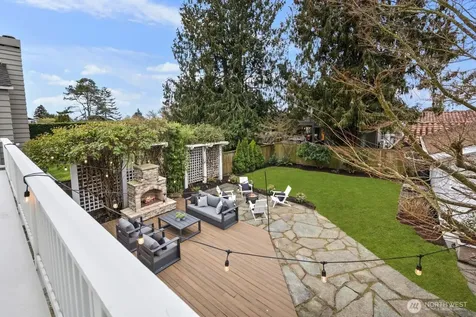 2647 39th Avenue W Seattle WA 98199