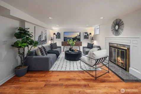 2647 39th Avenue W Seattle WA 98199
