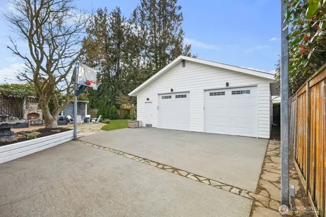2647 39th Avenue W Seattle WA 98199