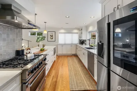 2647 39th Avenue W Seattle WA 98199