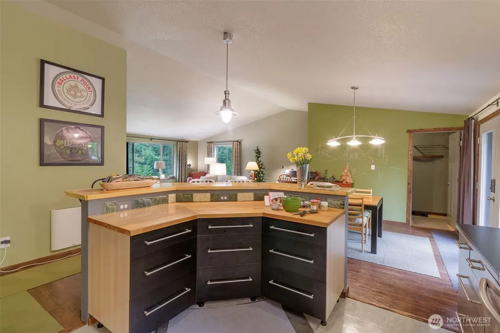 105 Jack Fir Court E Packwood WA 98361