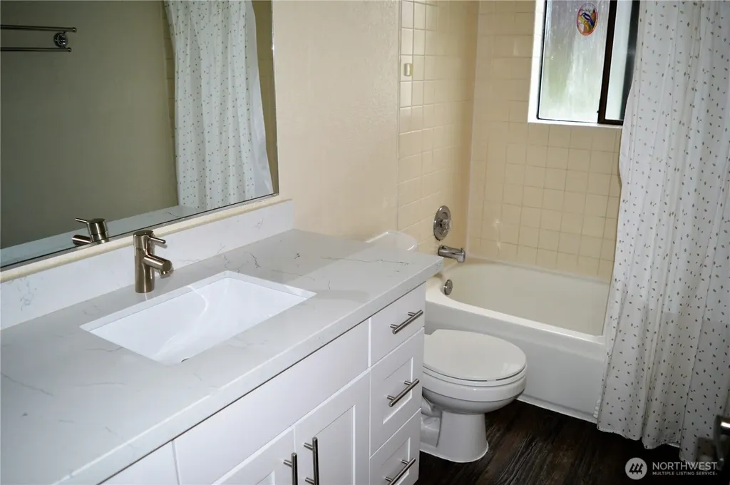9724 6th Avenue NW Seattle WA 98117