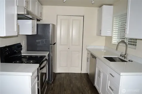 9724 6th Avenue NW Seattle WA 98117
