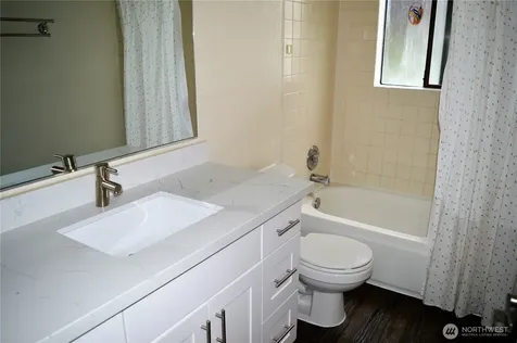 9724 6th Avenue NW Seattle WA 98117