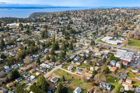 9806 30th Avenue SW Seattle WA 98126