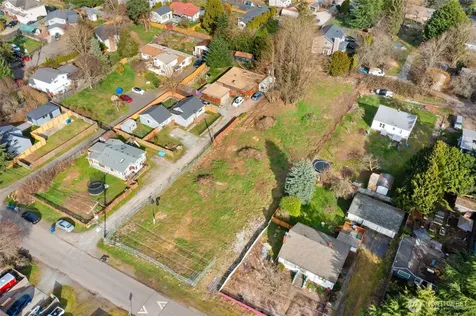 9806 30th Avenue SW Seattle WA 98126
