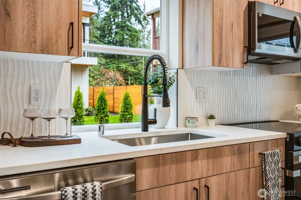 12531 25th Avenue NE Seattle WA 98125