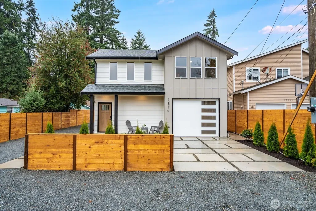 12531 25th Avenue NE Seattle WA 98125