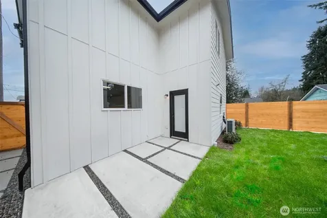 12531 25th Avenue NE Seattle WA 98125