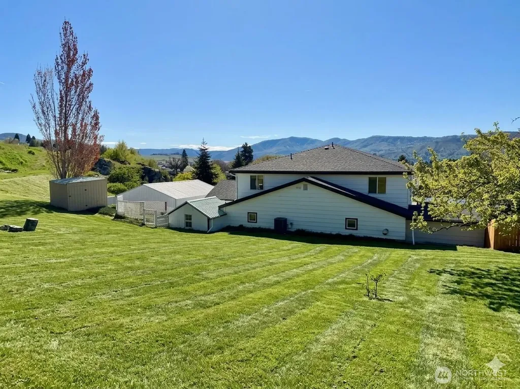 175 Green Avenue Manson WA 98831
