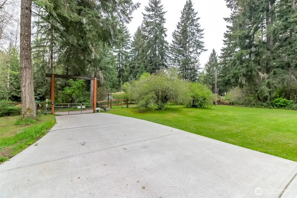 7605 295th Roy WA 98580